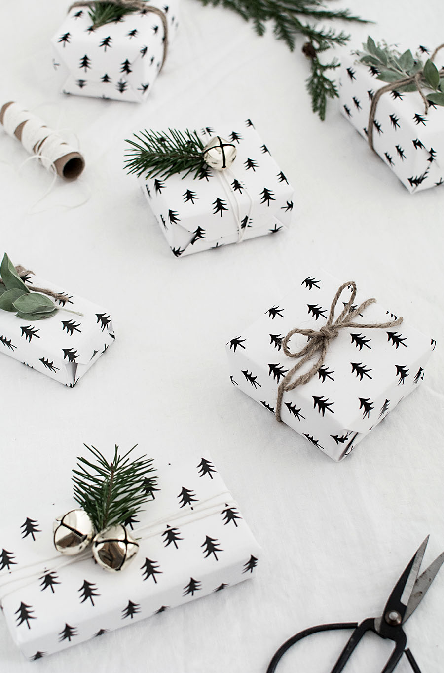 christmas-tree-gift-wrap-free-printable-homey-oh-my