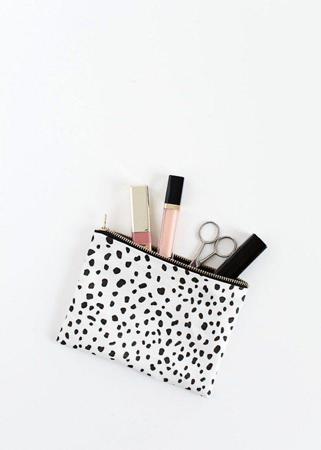 DIY No Sew Zipper Pouch - Homey Oh My