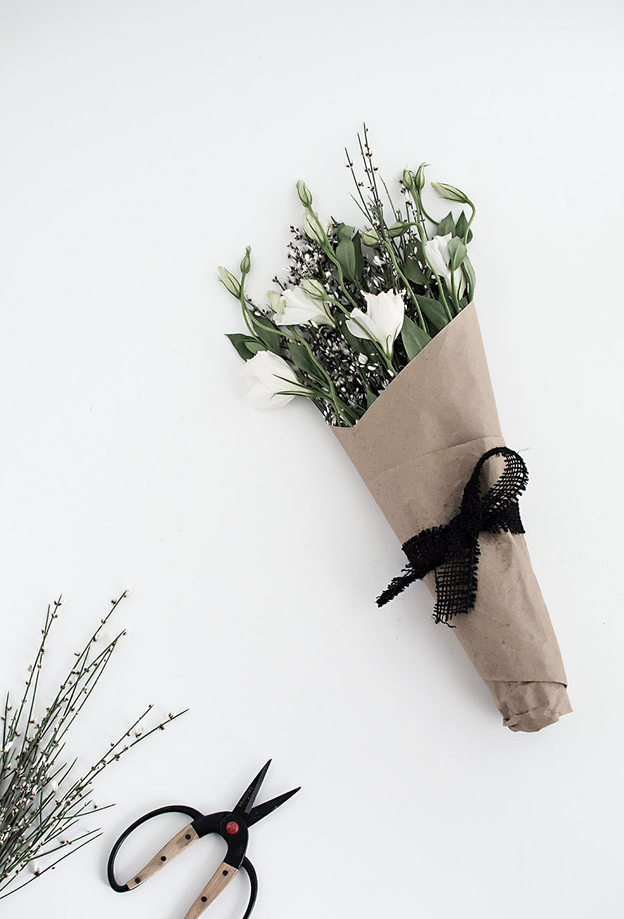 how to wrap flowers in paper