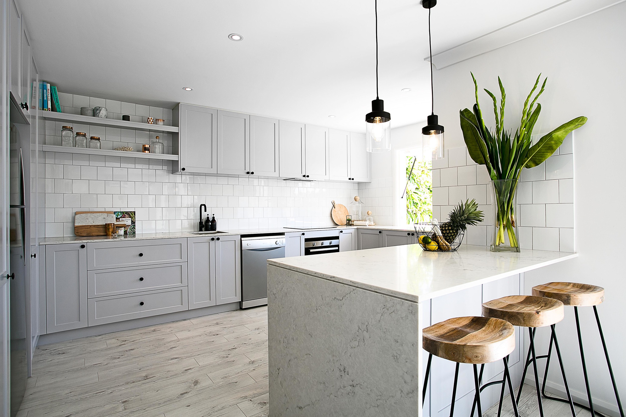 kitchen design with minimal cupboards