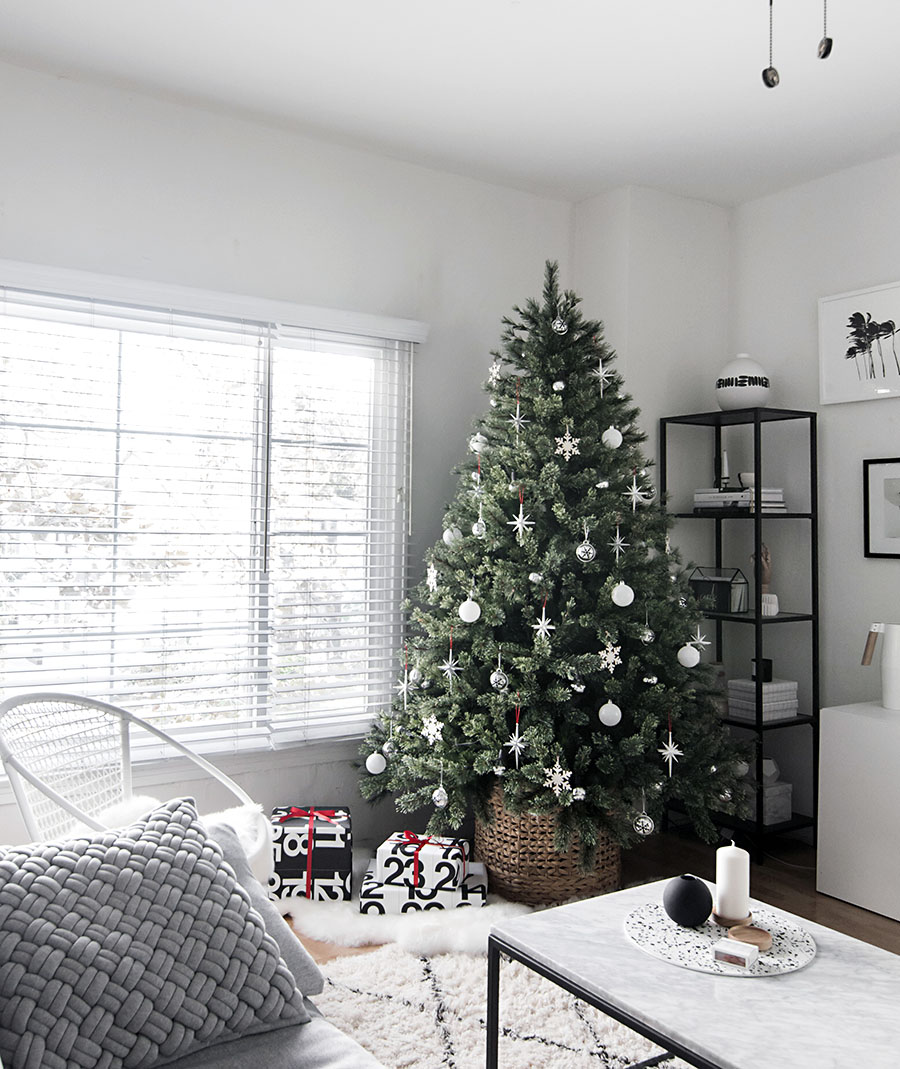 Minimal Modern Christmas Tree - Homey Oh My