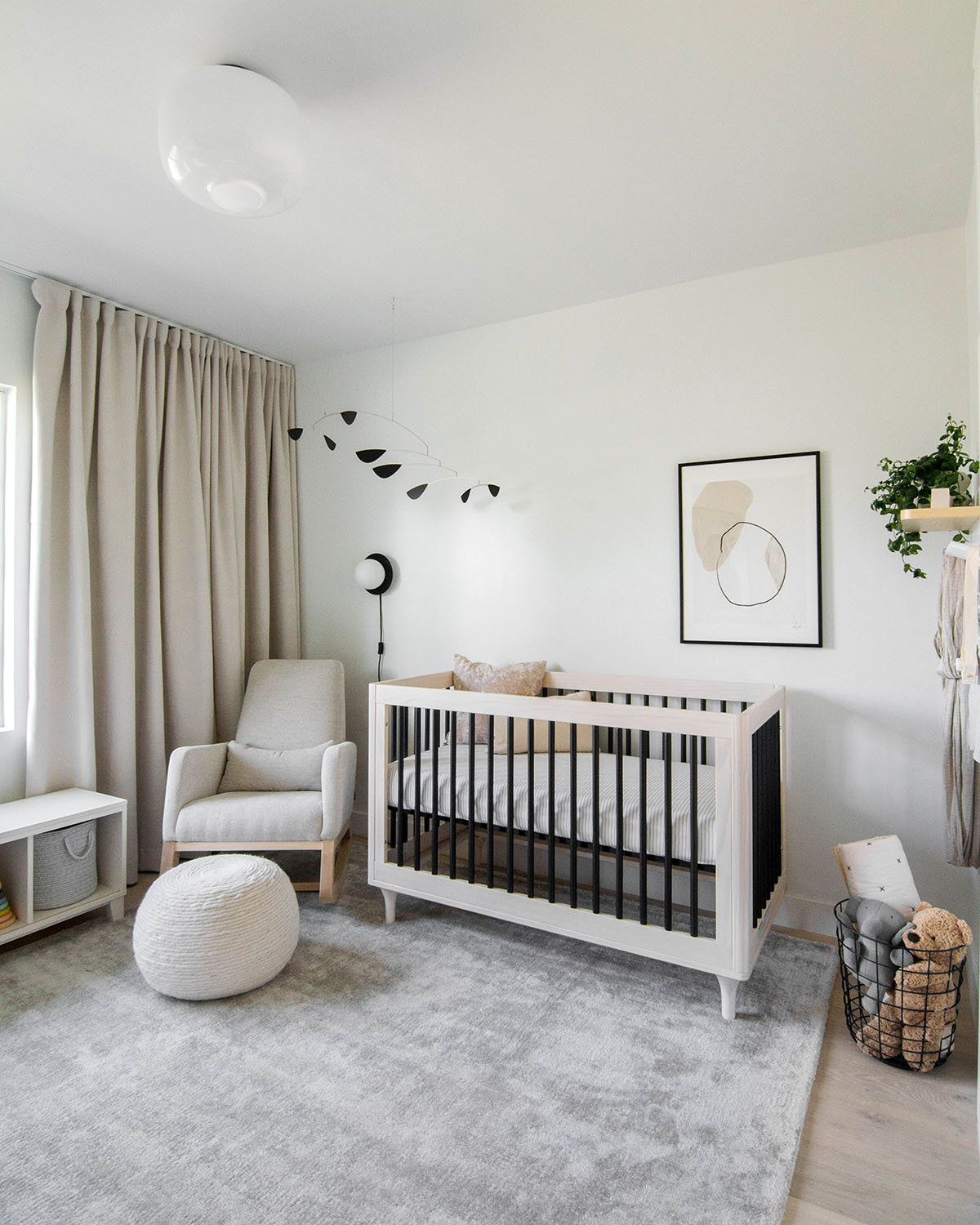 Modern-minimal-gender-neutral-nursery - Homey Oh My