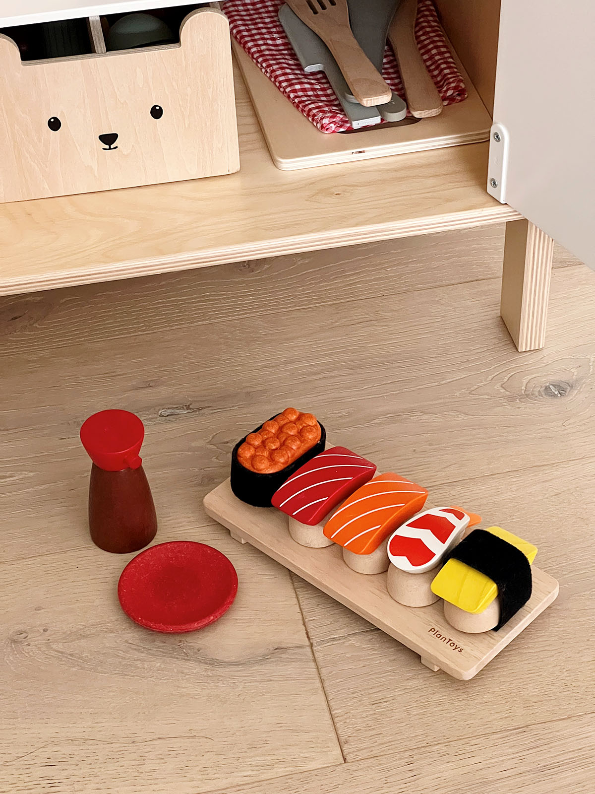 https://www.homeyohmy.com/wp-content/uploads/2022/04/Plan-Toys-sushi-set.jpg