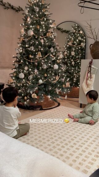 Minimal Scandinavian Christmas Tree - Homey Oh My